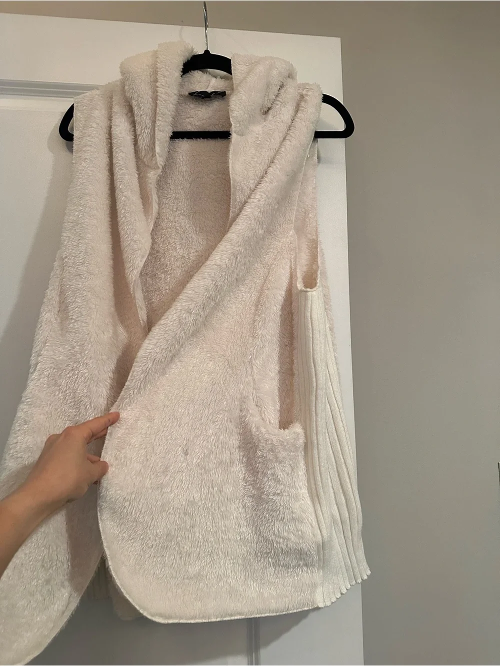 Love Tree Large Faux Fur Cream Hooded Vest